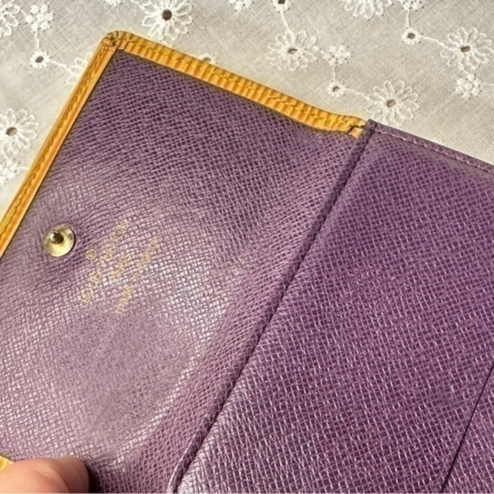 Louis Vuitton Malletier Epi Leather Elise Wallet. Yellow - Picture 9 of 14